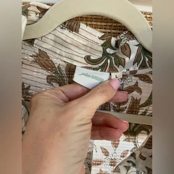 JULIA AMORY Sz L Large Coco Jardin Brown
Green floral button down Shirt Dress - Picture 4 of 7